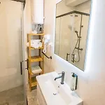 察夫塔特红珊瑚公寓