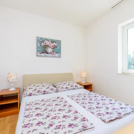 Red Coral Apartment
