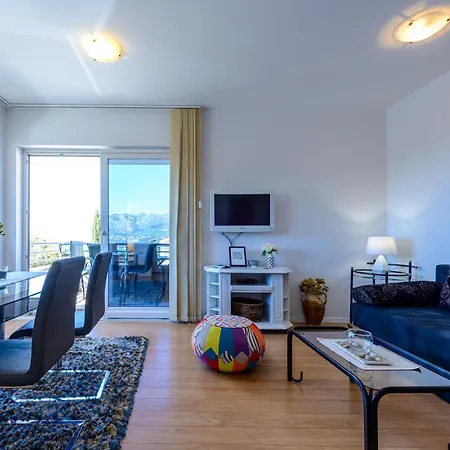 Red Coral Apartment