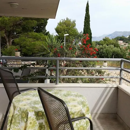 Red Coral Apartment *