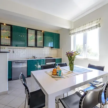 Red Coral Apartman